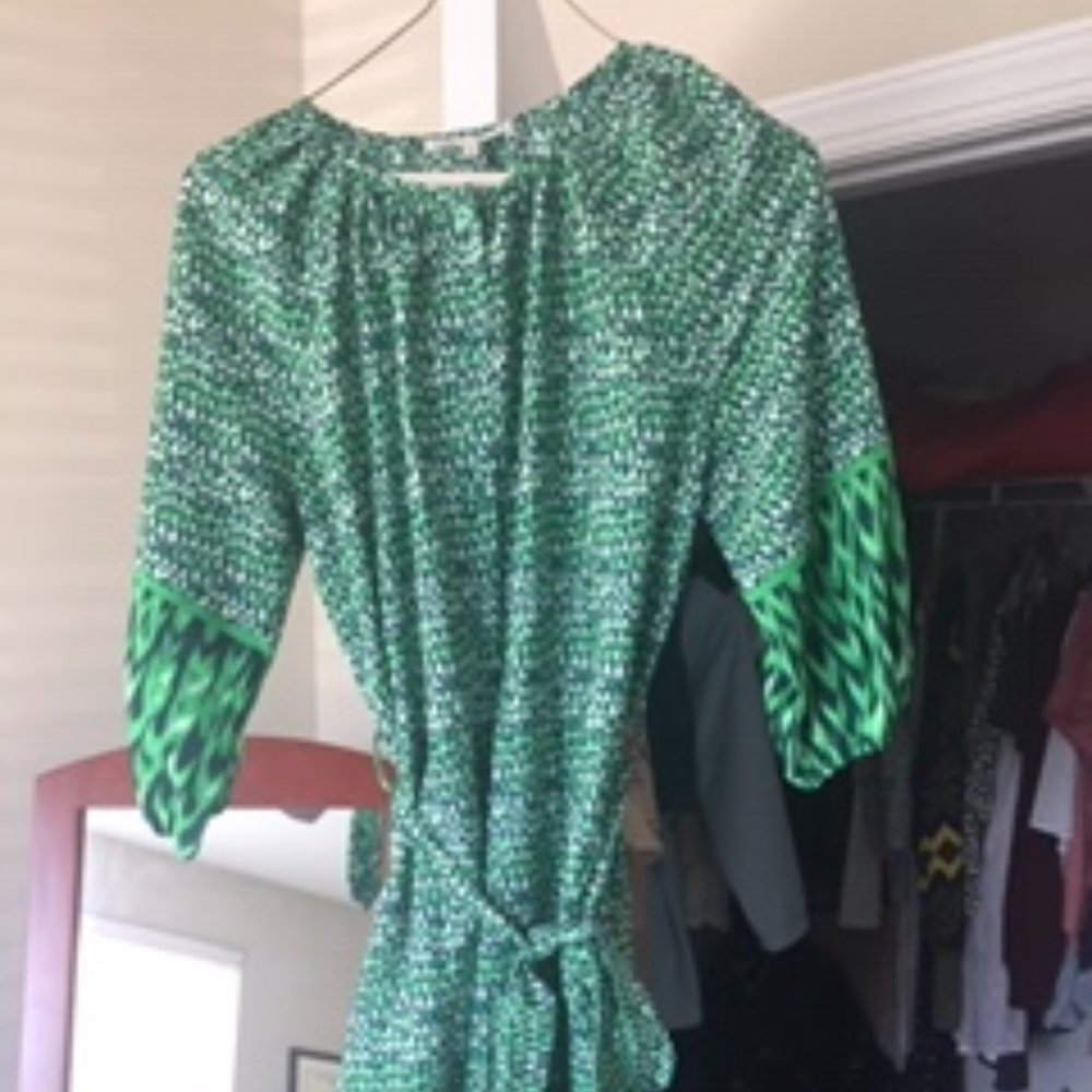 Green Feather Print Tie-Waste Dress